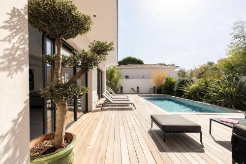 Cap d'Agde Casa | Villa Yuna Heated Swimming Pool Beach