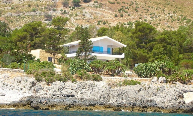 Zarbo di Mare Casa | VILLA ZARBO DI MARE ON THE ROCKS GROUND FLOOR