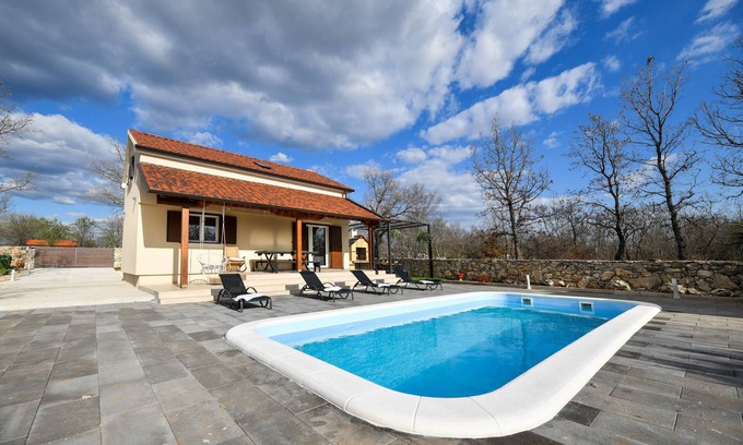 Oklaj Villa | Villa Zen Promona