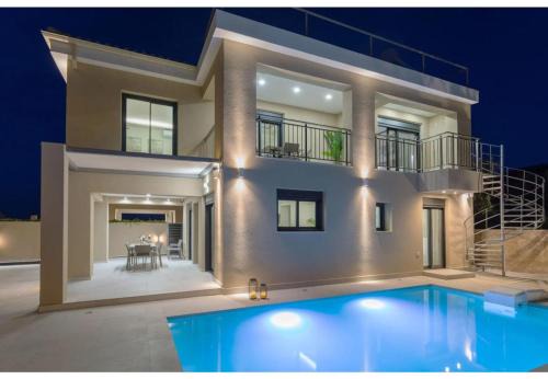 Alikanas Villa | Villa Zografia