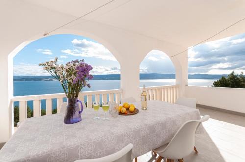 Celina Casa | Villa Zoi