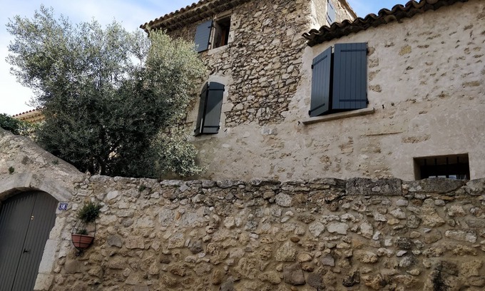 Saint-Mitre-les-Remparts Casa | Casa de pueblo en piedra