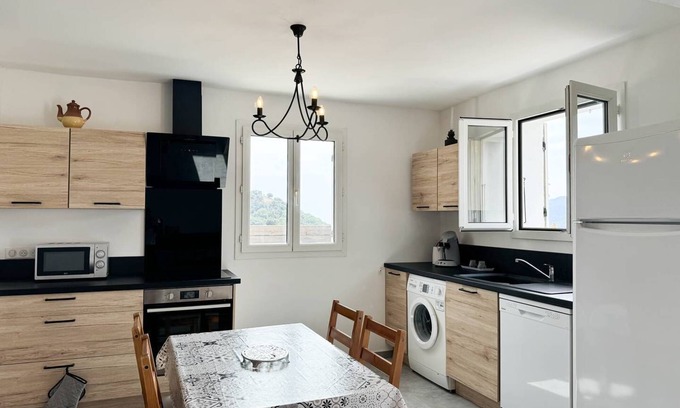 Santa-Maria-Figaniella Casa | Village house 3 bedrooms