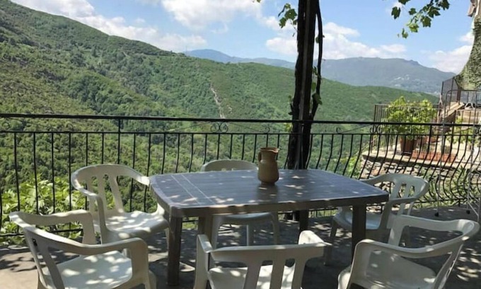 Olmo Casa | VILLAGE HOUSE BETWEEN SEA AND MOUNTAINS