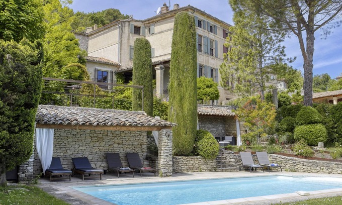 Lacoste Casa | Village house for rent with pool in Luberon - La Maison Sambuc