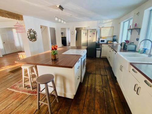 Waitsfield Casa | Village House home
