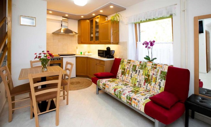 Predjama Apartamento | Village House St. Michael