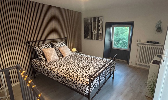 Espaly-Saint-Marcel Casa | 🏡 Village house with terrace, near Le Puy-en-Velay