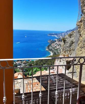Old Town Apartamento | Village Médiévale, superbe appartement vu mer et Monaco