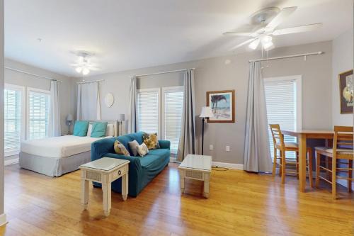 Seacrest Beach Hotel | Village of South Walton EB211