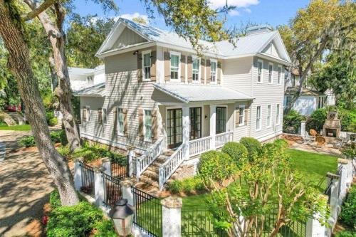 King City Casa | Village Paradise