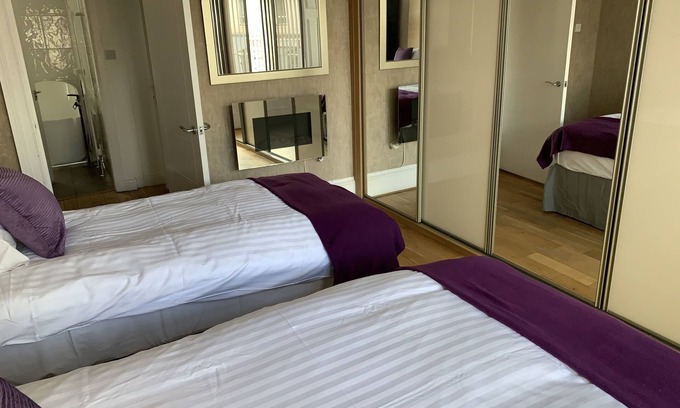 Larkhall Apartamento | Village Tavern Apartment