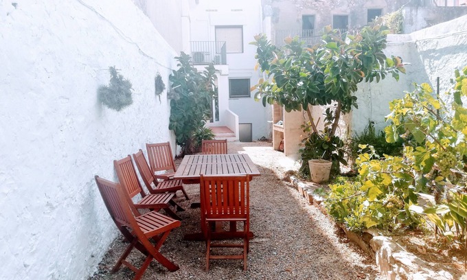 La Pobla de Montornes Casa | Village vacation house with the garden
