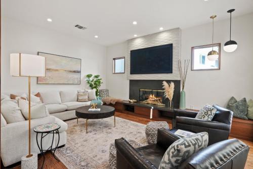 Village of La Jolla Casa | Village Vistas - Walk to Beach and LJ Village, AC, Spa