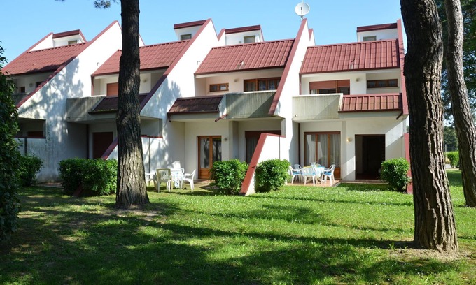 Bibione Lido dei Pini Casa | Villaggio Marina by Interhome