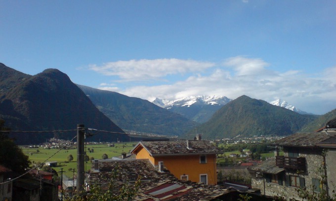 Buglio in Monte Casa | DESCUBRE VALTELLINA! Rústico panorámico con jardín entre Lago de Como y Suiza