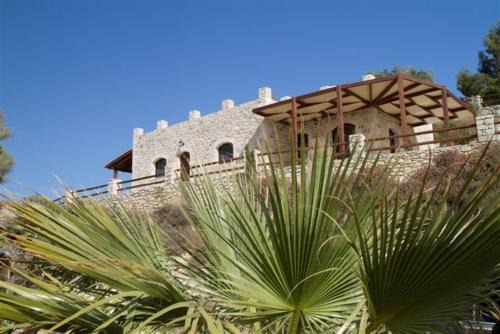 Kamilari Casa | Villas Alexandros Petrino