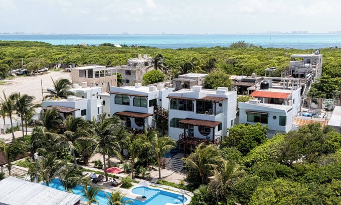 Isla Mujeres Apartamento | Villas Amanecer by Andiani Travel
