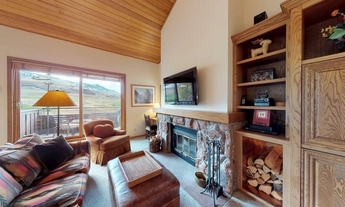 Snowmass Village Condominio | Hermosas vistas, actualizado condominio W / Snowmass Club de acceso!