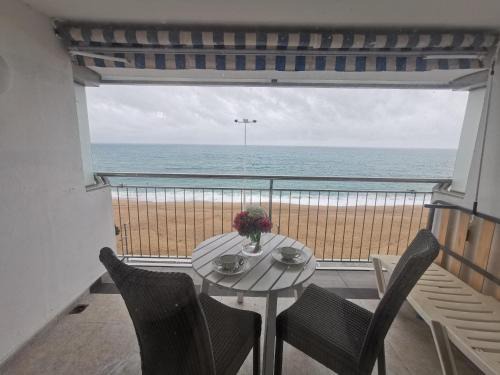 Platja d'Aro Apartamento | VILLAS COSETTE Apartamento Ely Palace 3-6/Acogedor apartamento en el centro de Platja d'Aro (Costa Brava) y a primera linea de mar. - ES-209-1