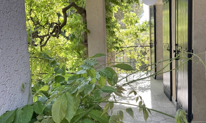 Le Cres Casa | Villas de Charme Dans Quartier Très Calme , à 5 Minutes du lac
