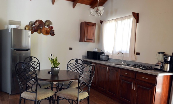 Hatillo Casa | Villas San Fernando - Villa Caroline - Cerca de Dominical