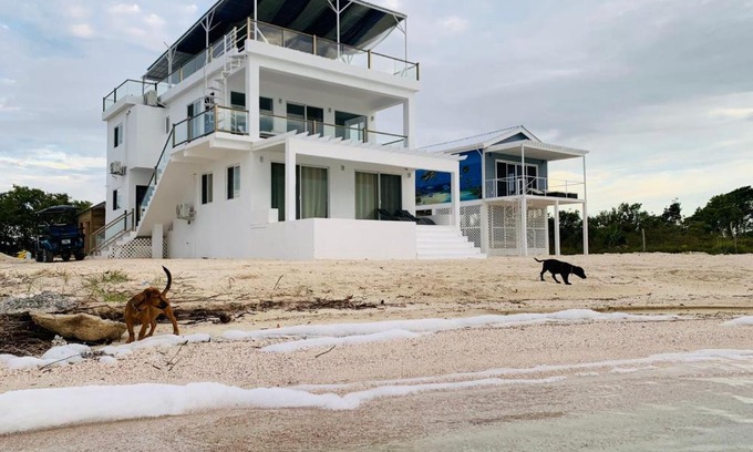 San Pedro Complejo | Villas Secreta Beachfront Resort