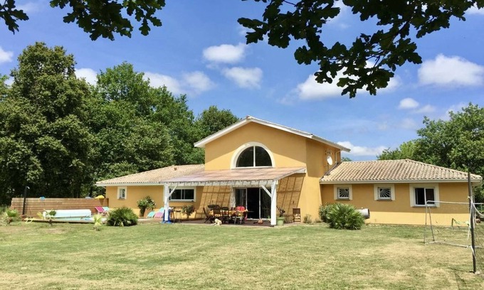 Naujac-Sur-Mer Villa | Gran casa con jardín, piscina climatizada y spa cerca del océano y el lago.