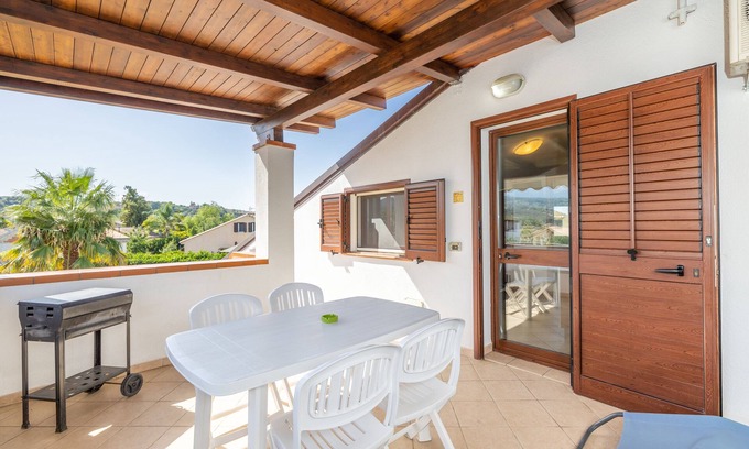 Piana Calzata Apartamento | villecefalu. Nice apt in the VILLA. parking space, free wi-fi