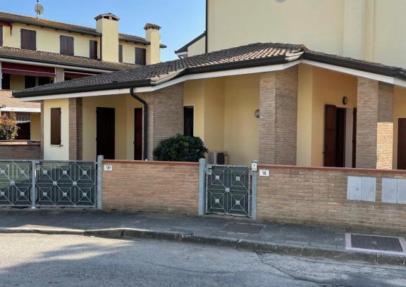 Lido degli Estensi Apartamento | Villino a Lido degli Estensi