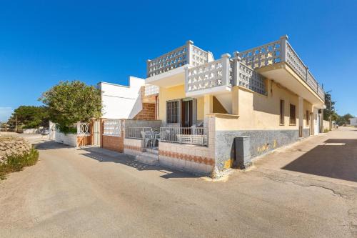 Torre Squillace Casa | Villino La Caletta by BarbarHouse