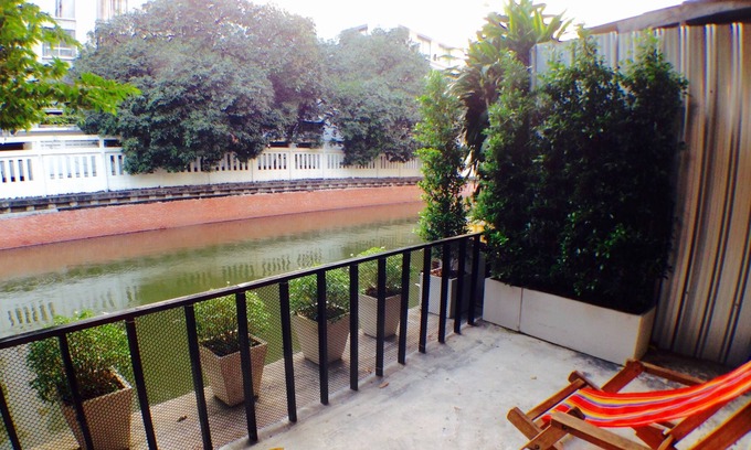 Chana Songkhram Casa | CASA VIMAN: Vista al canal