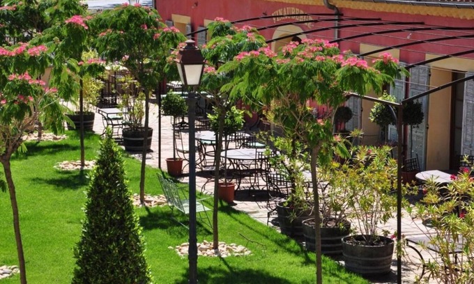 Poilhes Apartamento | Vinauberge, Gîte Syrah: Charming holidayhome with terrace next to Canal du Midi