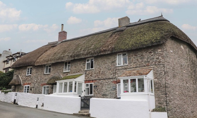 East Prawle Cabaña | VINE COTTAGE, pet friendly, with a garden in East Prawle