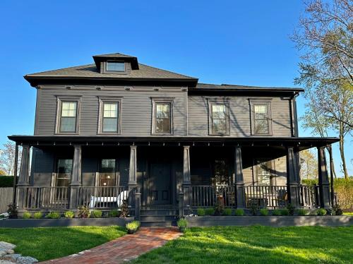 Town of Southold Town Cama Y Desayuno | Vine & Sand-Southold NY's Newest B&B