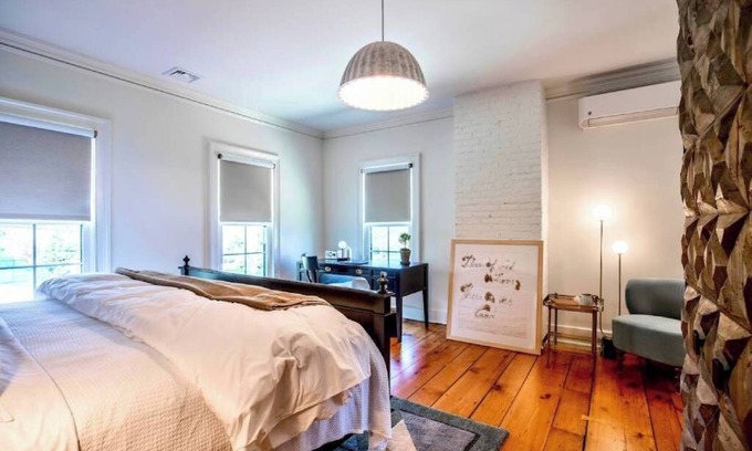 Town of Southold Town Cama Y Desayuno | Vine + Sand--Southold, NY'S Newest B&B--Room 2--King Bed and Ensuite Bathroom With Rain Shower