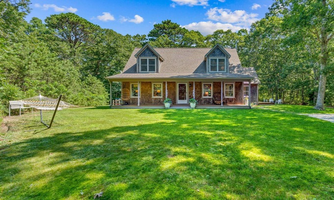 Tisbury Casa | Vineyard Haven House: Fire Pit, BeachNearby & Garden View