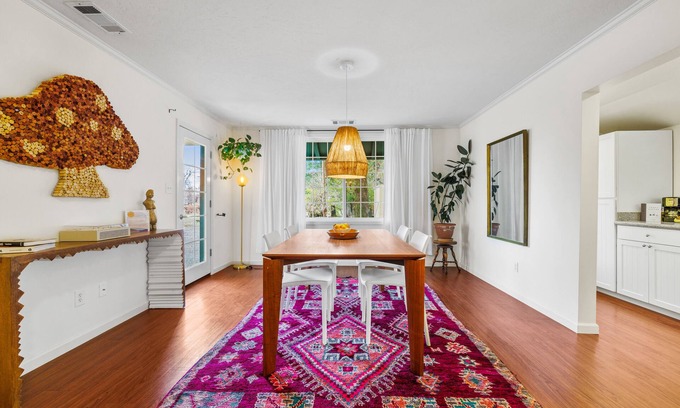 Calistoga Cabaña | Vineyard View Home with a Complimentary Wine Tasting