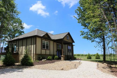 Geneva Cabina | Vineyard Woods