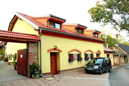 Jaroslavice Casa | Vinný sklep u Műhlbergerů