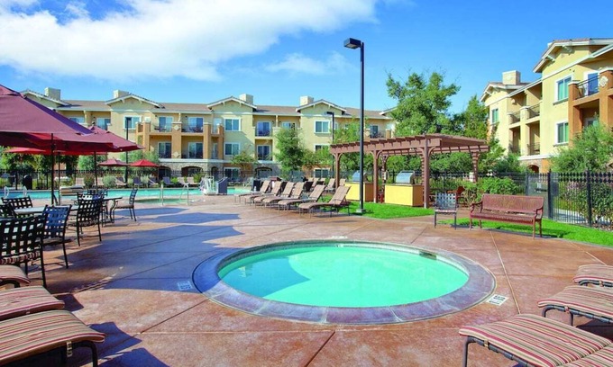 Napa Apartamento | Vino Bello Studio 2 Double beds sleeps 4/kitchenette/free shuttle to Bottle Rock