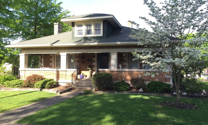 Bedford Casa | Vintage 1920s Craftsman Bungalow