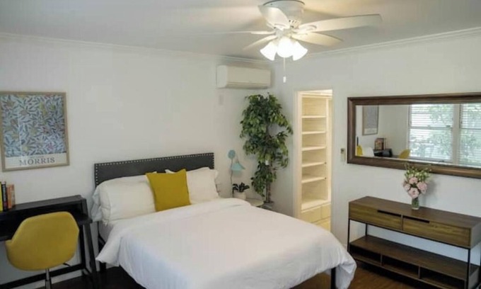 North of Wilshire Apartamento | Vintage and Cozy Studio in Santa Monica - B