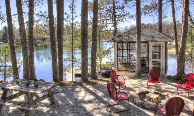 Crosslake Cabina | Cabaña vintage en el hermoso lago O'Brien - Incluye barco pontón