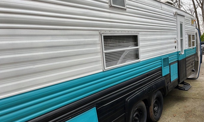 Pigeon Forge Alquiler De RV | Vintage Camper in Fantastic Pigeon Forge at Appalachian Springs Outdoor Resort