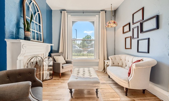 Lincoln Park Casa | Vintage Charm in the Heart of Denver!!!