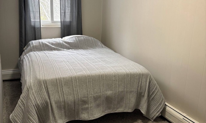 Alpena Cabaña | Vintage cottage with WiFi in Alpena - 5 bedrooms available