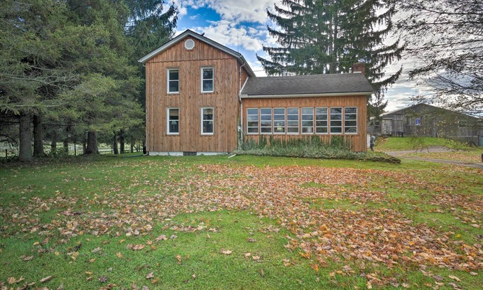 Cambridge Springs Casa | Vintage Farmhouse 2. ¡4 millas al monte Pleasant Ski!