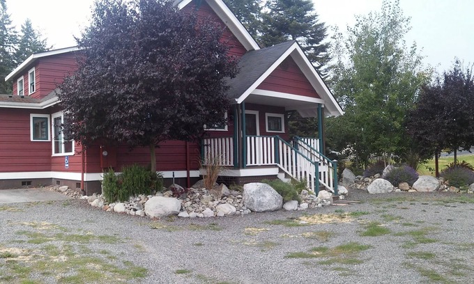Friday Harbor Casa | Vintage Island Home 2 cuadras de la ciudad. 4 Bdrs, 2 cocinas, 3 baños. Puede dormir 14
