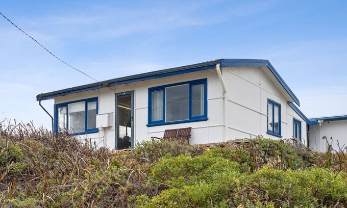 Ledge Point Casa | Vintage Ledge Point Beach Shack